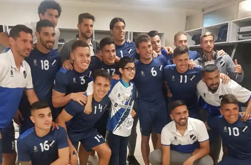 Los jugadores de Alvarado cumplieron el sueño de Milton Nievas
