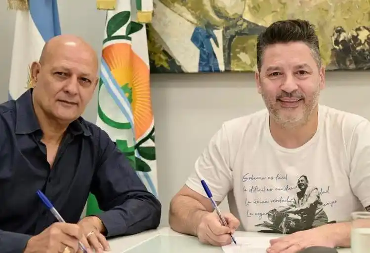 Menéndez anunció un aumento para los municipales de Merlo