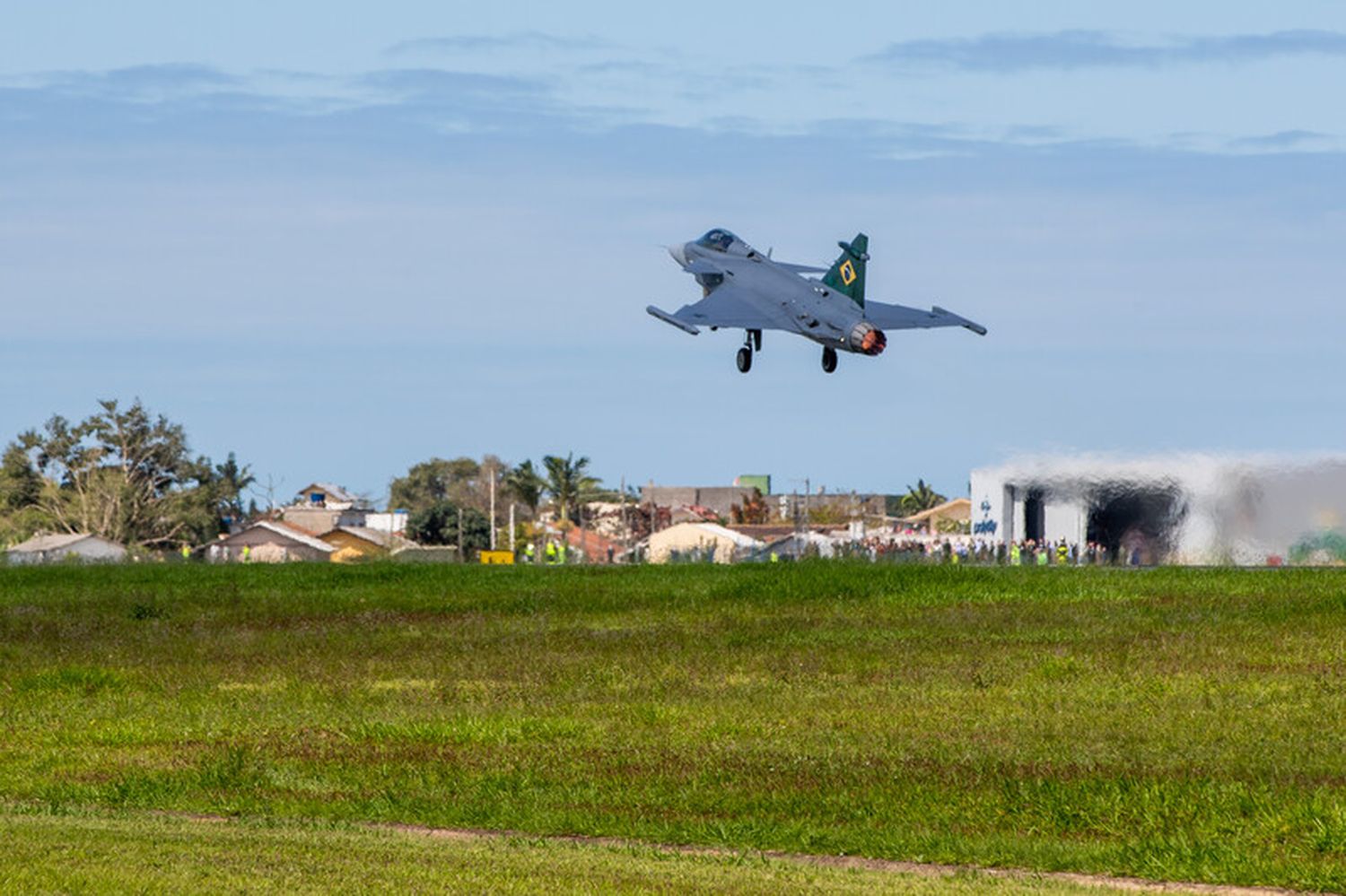 [Video] El primer F-39 Gripen de la FAB realizó su primer vuelo en el espacio aéreo Brasileño