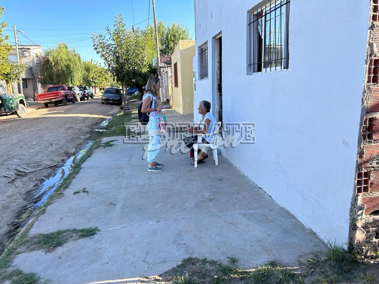 Voluntarios de coaching brindan apoyo a familias afectadas por el temporal