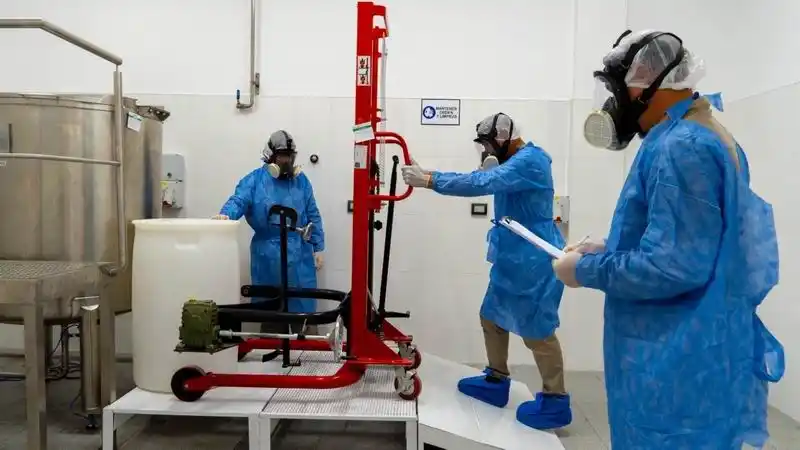 Con la fabricación de ibuprofeno y paracetamol, Laformed
logró el autoabastecimiento para todo el sistema de salud