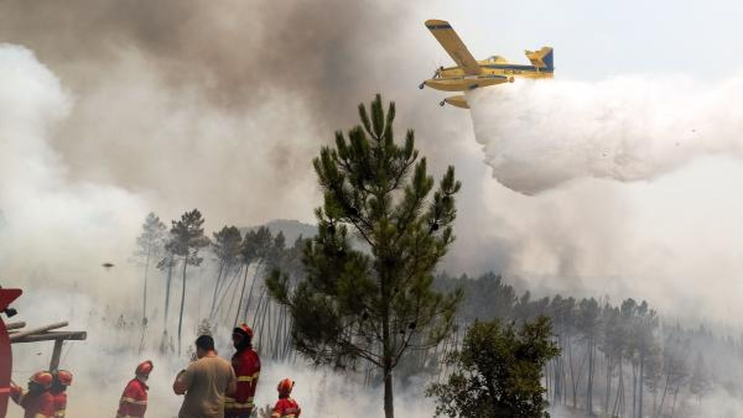 Portugal lucha contra el incendio más complicado del verano
