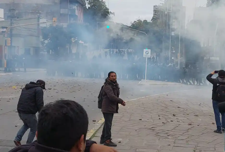 La manifestación en Jujuy terminó con serios incidentes.