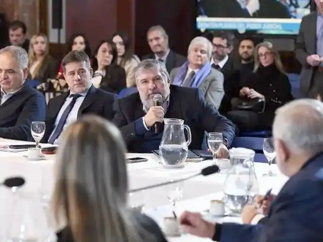La Comisión de Acuerdos retomó audiencias y el peronismo
embistió contra el juez que repuso la Reforma Laboral