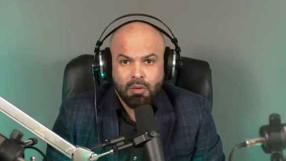 ¡SIGUE LA TRAMOYA! Omar Enrique rebate a María Gabriela: No cree que con el video de los superhéroes se falte el respeto a Chávez