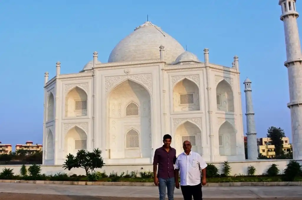 Un empresario indio construyó una réplica del Taj Mahal para su esposa