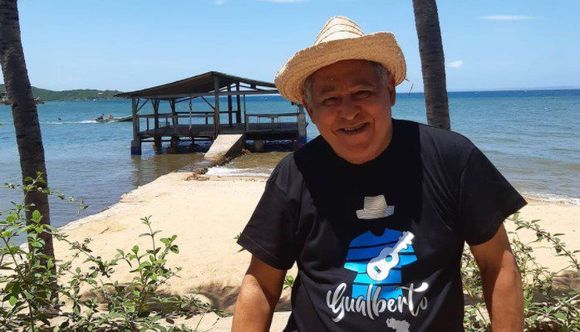 Gualberto Ibarreto ya respira por sí solo