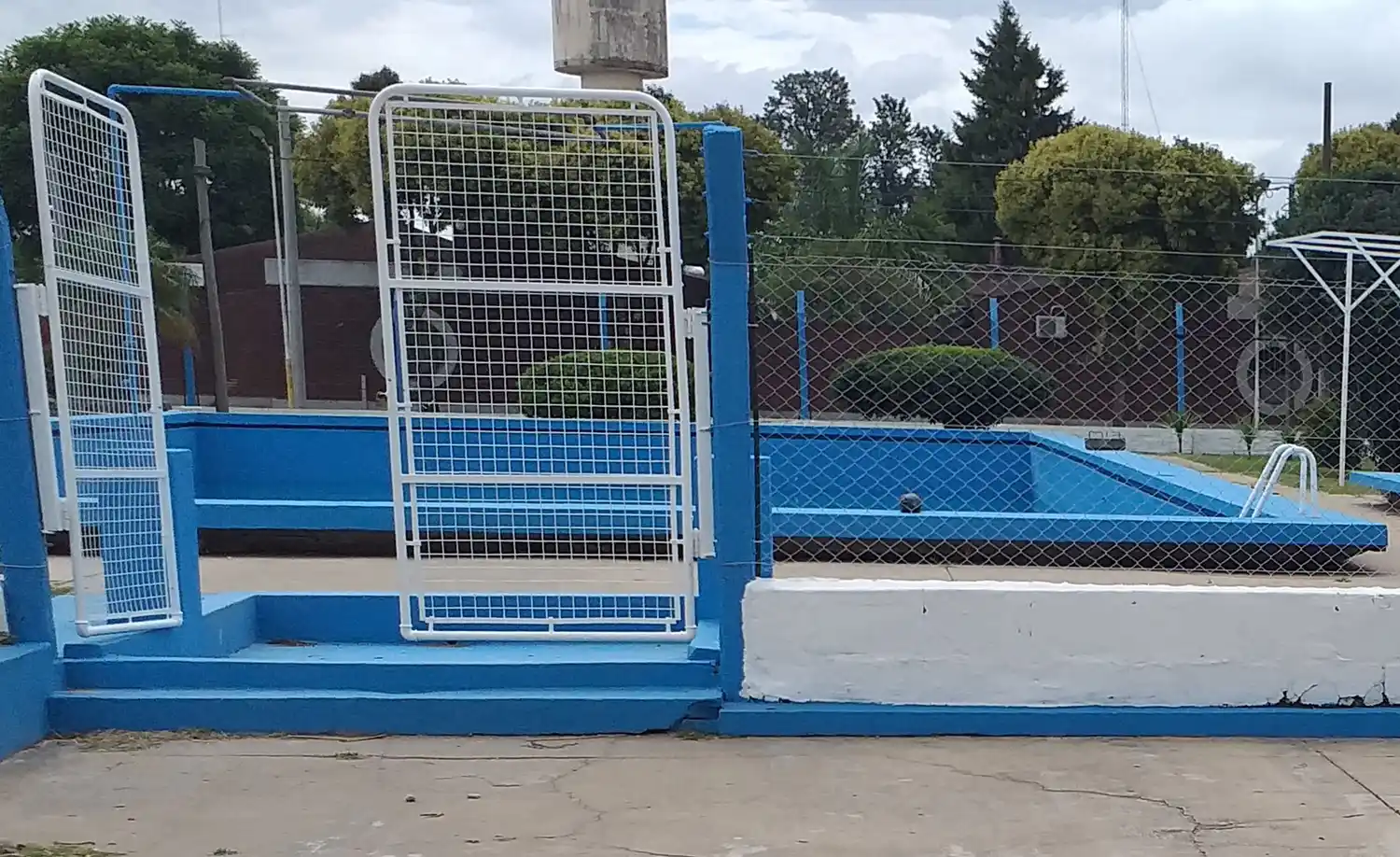 La última refacción de la pileta del Estadio Municipal costó casi 500 mil pesos