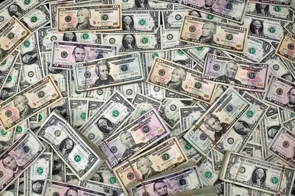 Así cerró el dólar en los bancos argentinos este jueves 16 de octubre