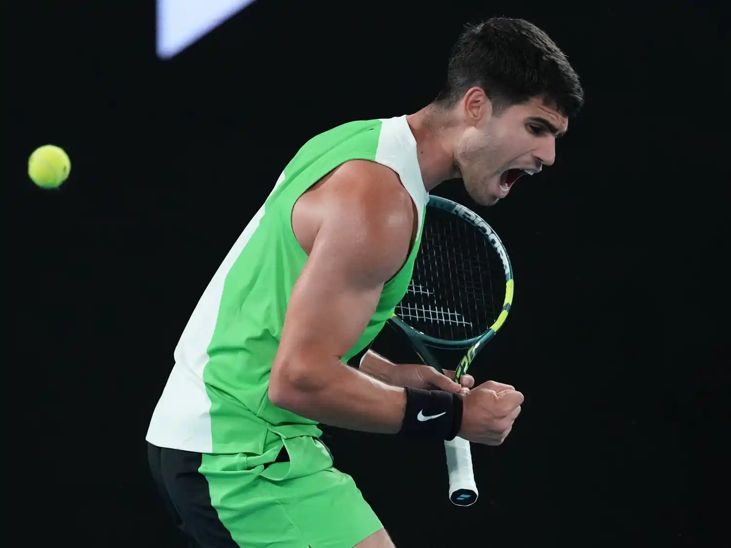 Contundente triunfo de Alcaraz