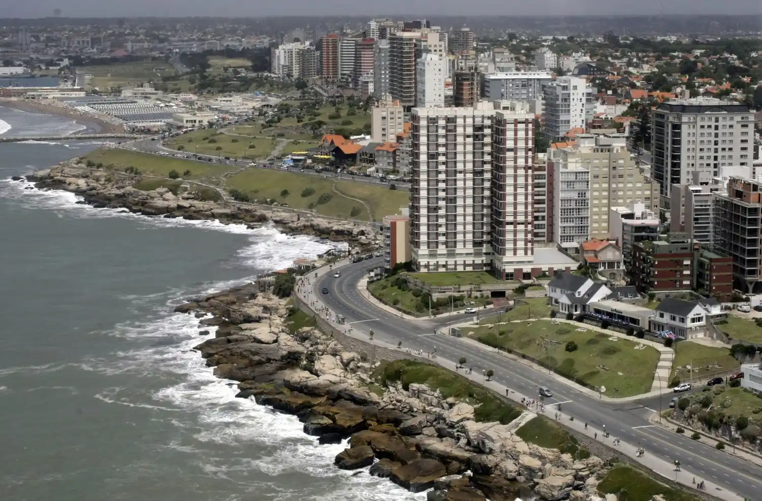 Cambió el mapa epidemiológico: Solo 6 municipios bonaerenses en aislamiento y 113 en fase 4