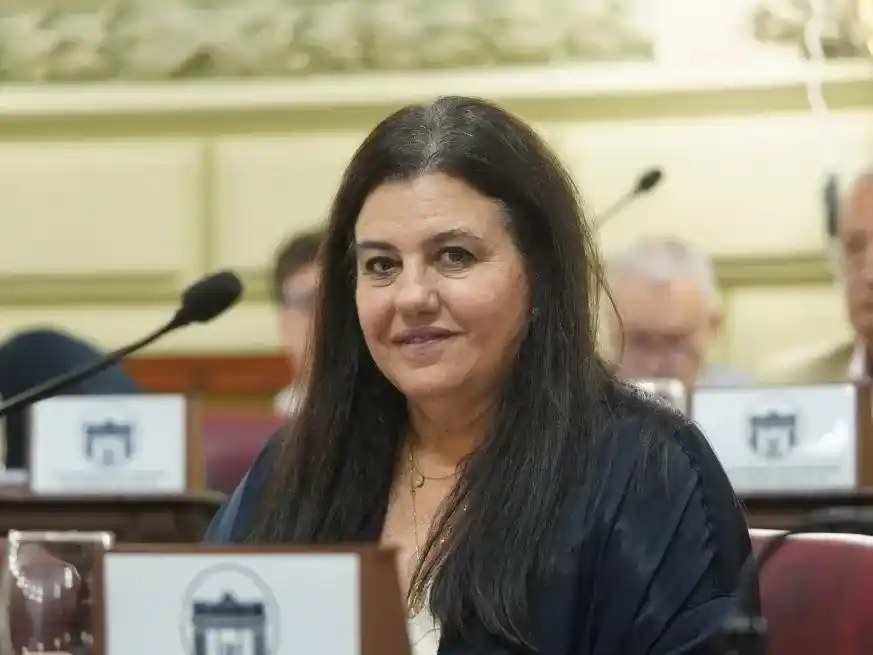 “El objetivo es claro: que ningún adolescente en Santa Fe quede sin acceso a un sistema de cuidado que lo escuche, lo contenga y le brinde herramientas para atravesar situaciones complejas”, sostuvo la legisladora.