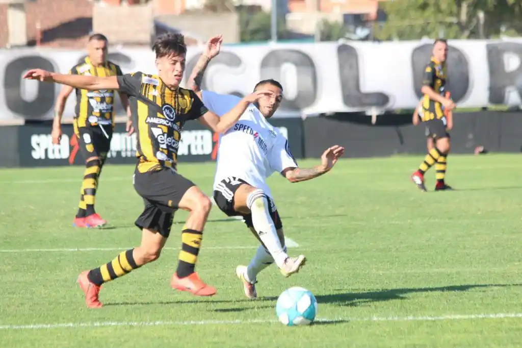 Santamarina no hizo pie frente a Riestra