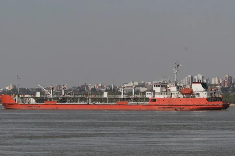 Entidades portuarias y aceiteras piden con la BCR un acuerdo con Paraguay por la hidrovía