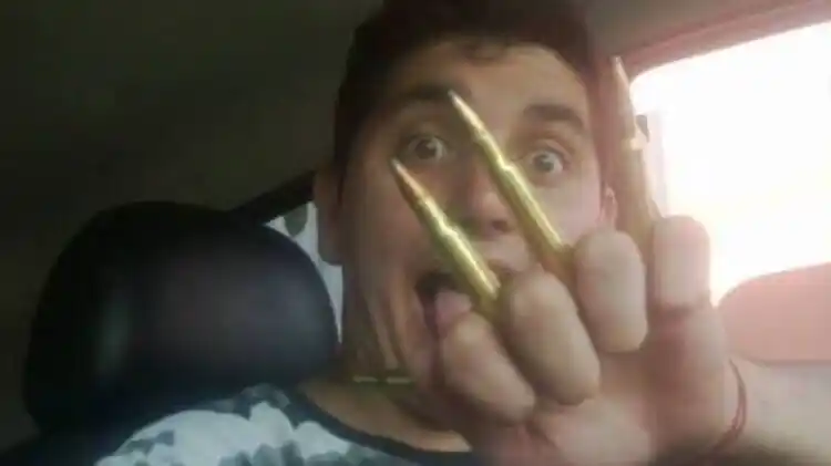 Brutal doble crimen: Un perito de la policía mató a su novia y a su hermano "por celos"