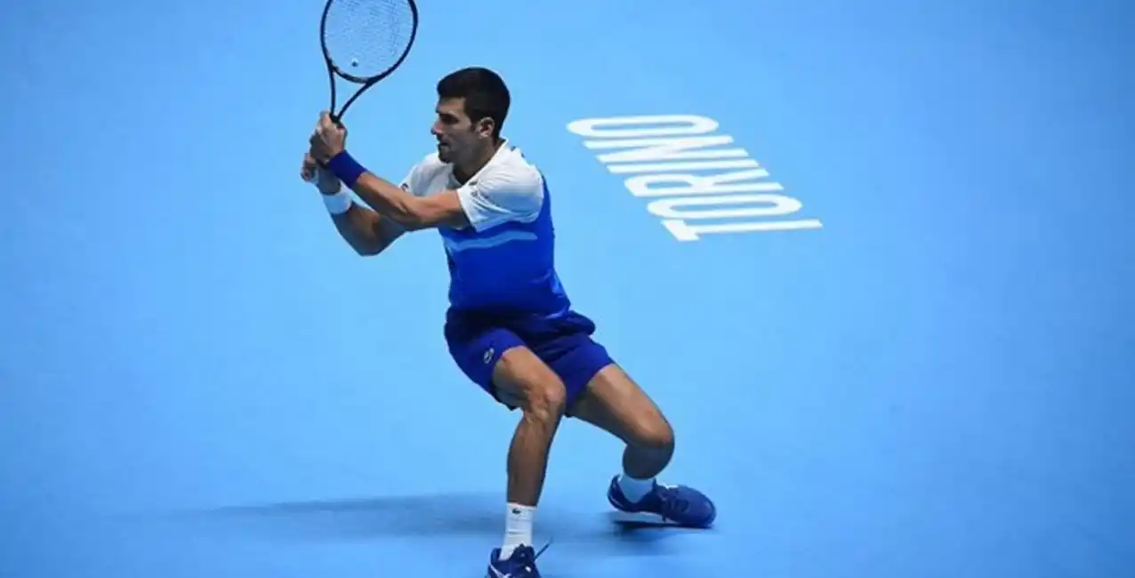 Djokovic se clasificó a las semifinales del Masters de Turín