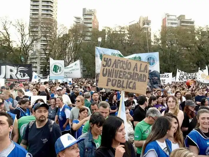 Olmedo: “La calidad de vida del docente 
está por debajo del índice de la pobreza”