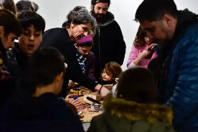 Narración oral y artes visuales en Chascomús: dos propuestas para disfrutar en familia