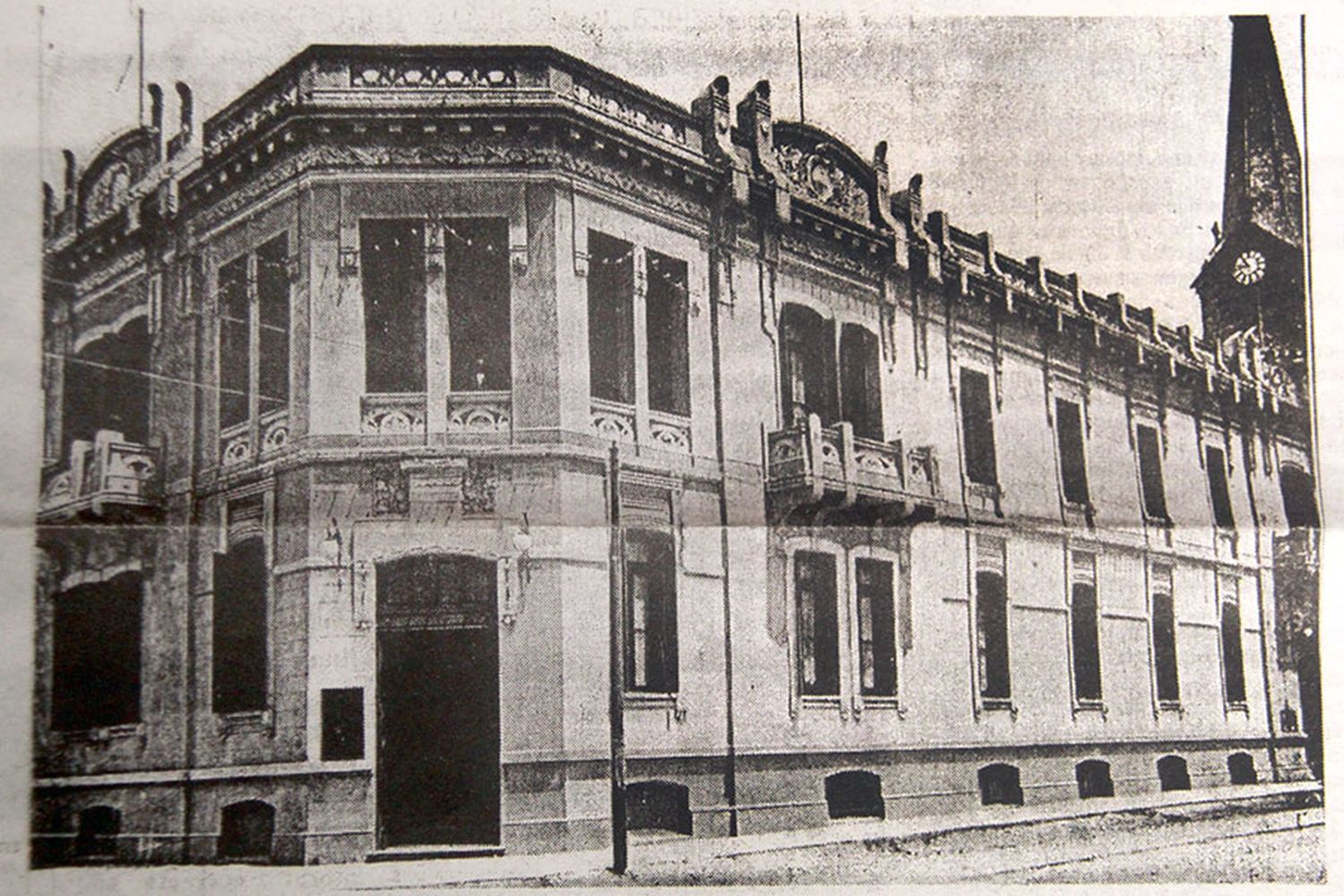 Los tres edificios de la Municipalidad