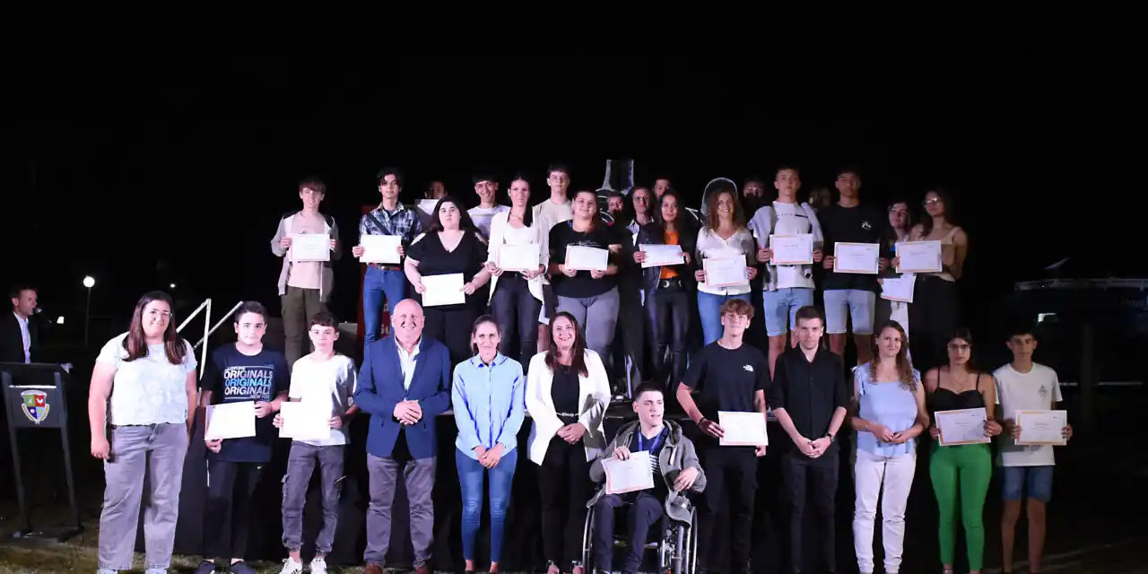 Crespo celebró la entrega de certificados a 400 egresados de capacitaciones y talleres