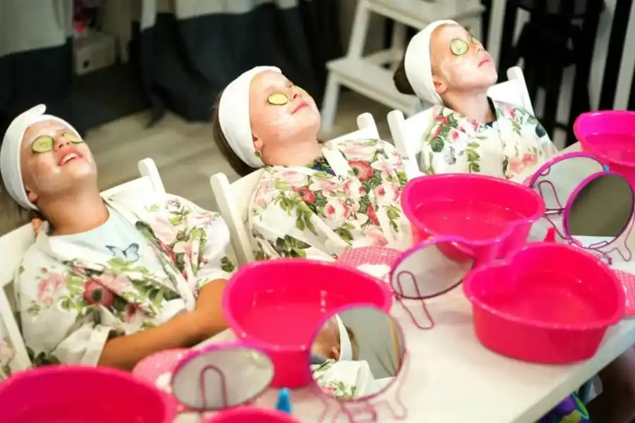 Skincare en la infancia: cuáles son los riesgos que advierten los dermatólogos y el peligro oculto