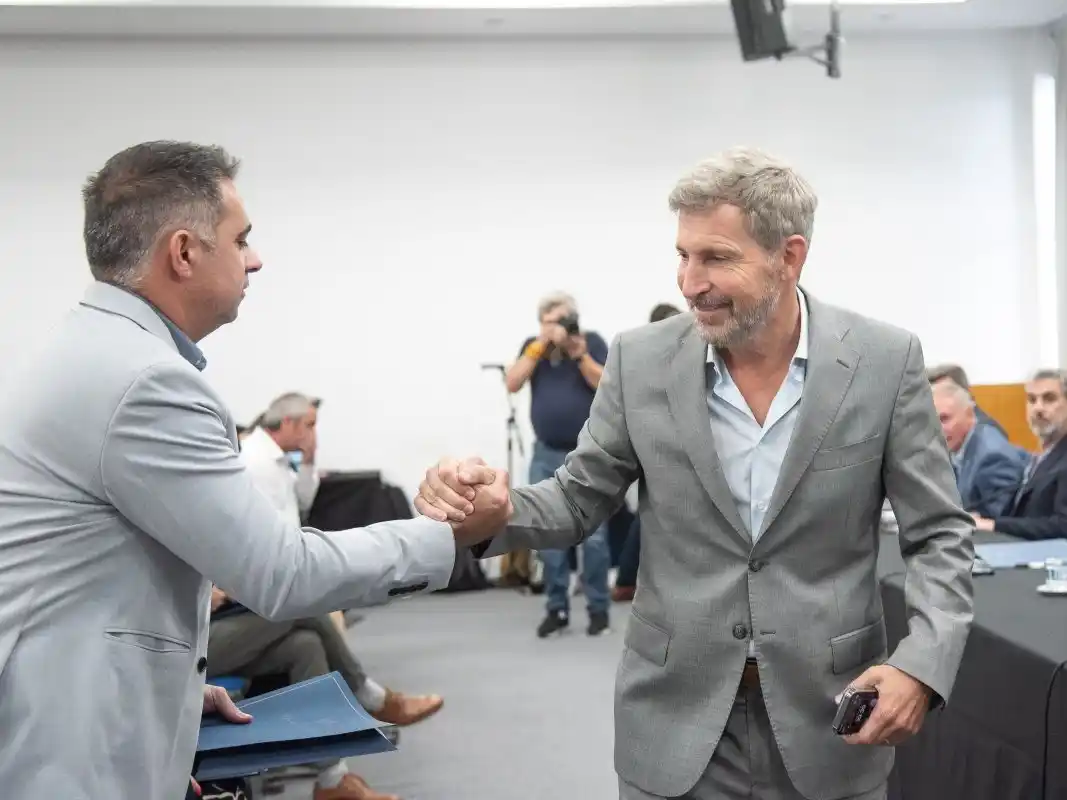 Davico brindó su apoyo al Gobernador ante el hallazgo de cámaras y micrófonos de grabación en su despacho