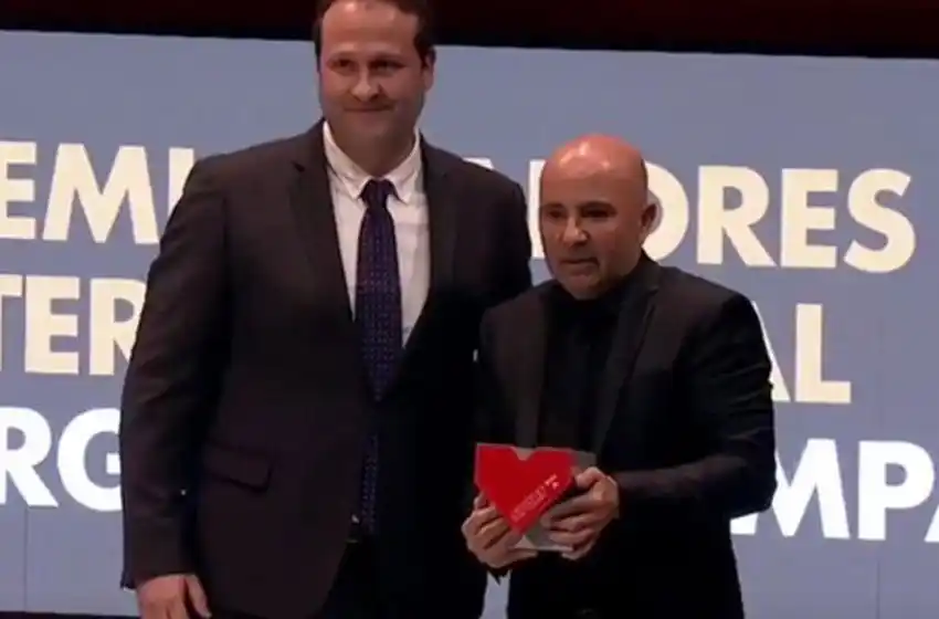 Sampaoli, premiado por sus valores humanos