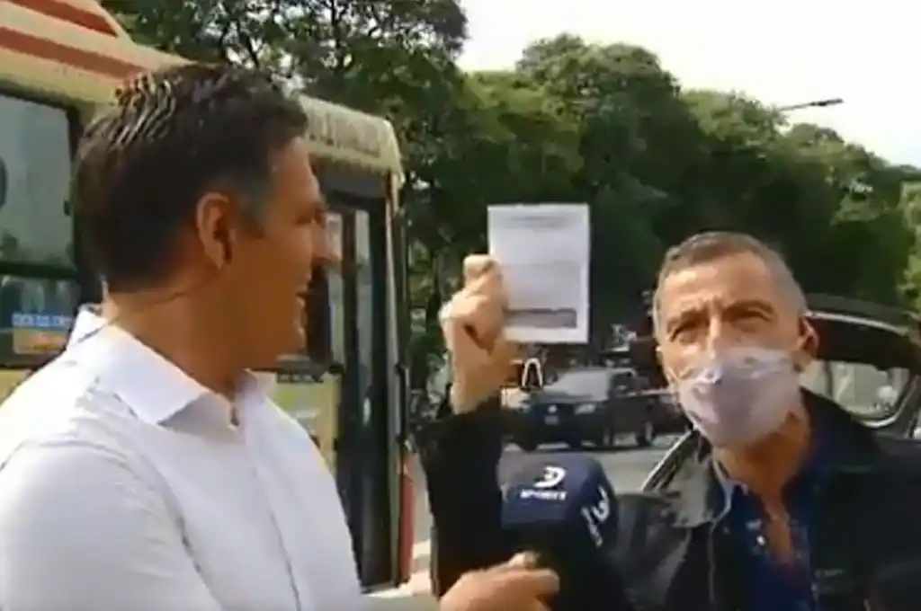Gustavo Garzón se vacunó con la Sputnik V y no disimuló su alegría