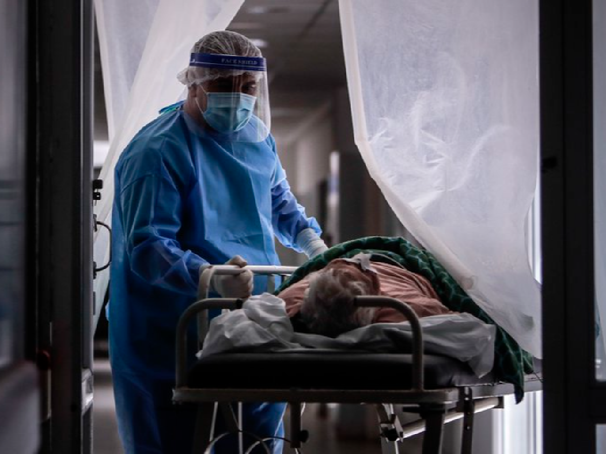 Otras 465 personas murieron y 20.363 nuevos casos de  coronavirus en el país