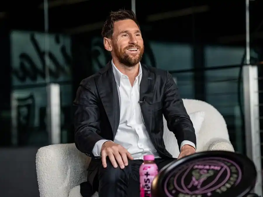 Leo dió una entrevista a Sport en Barcelona.Foto:SPORT