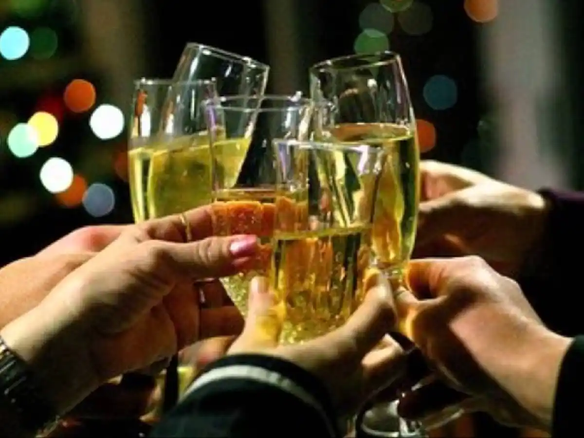 A la hora del brindis, cuidado con  el "síndrome del corazón festivo"   