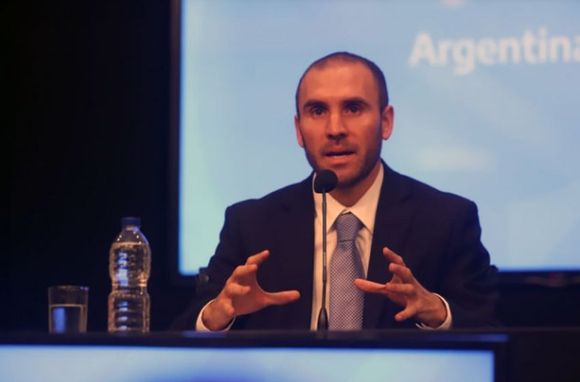 El impuesto de 30% al dólar incluirá la compra de billetes para atesoramiento