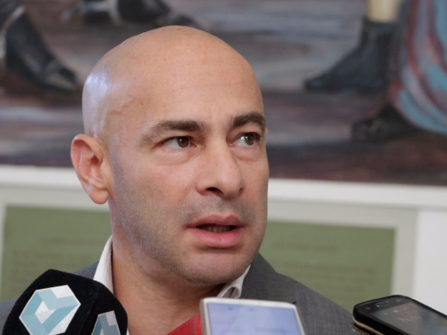 El ministro Massoni negó vinculación sindical con el ataque frente a su casa