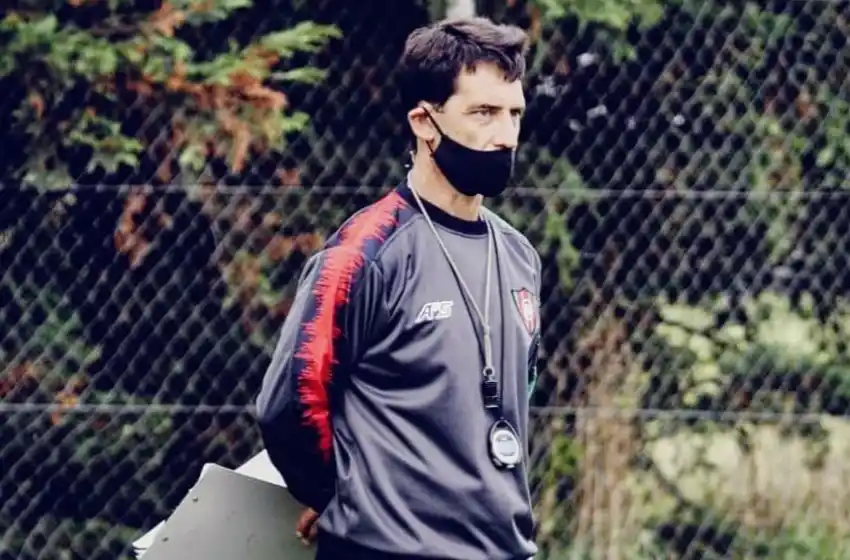 Gustavo Noto dejó de ser el entrenador de Círculo