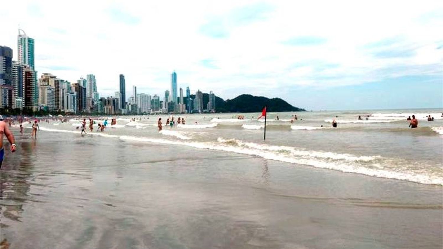 Vacaciones en Brasil: ¿Cuánto sale un día de playa en Camboriú?