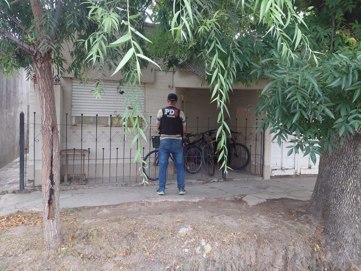 La PDI recuperó una moto robada en Nelson y secuestró una balanza con restos de cocaína