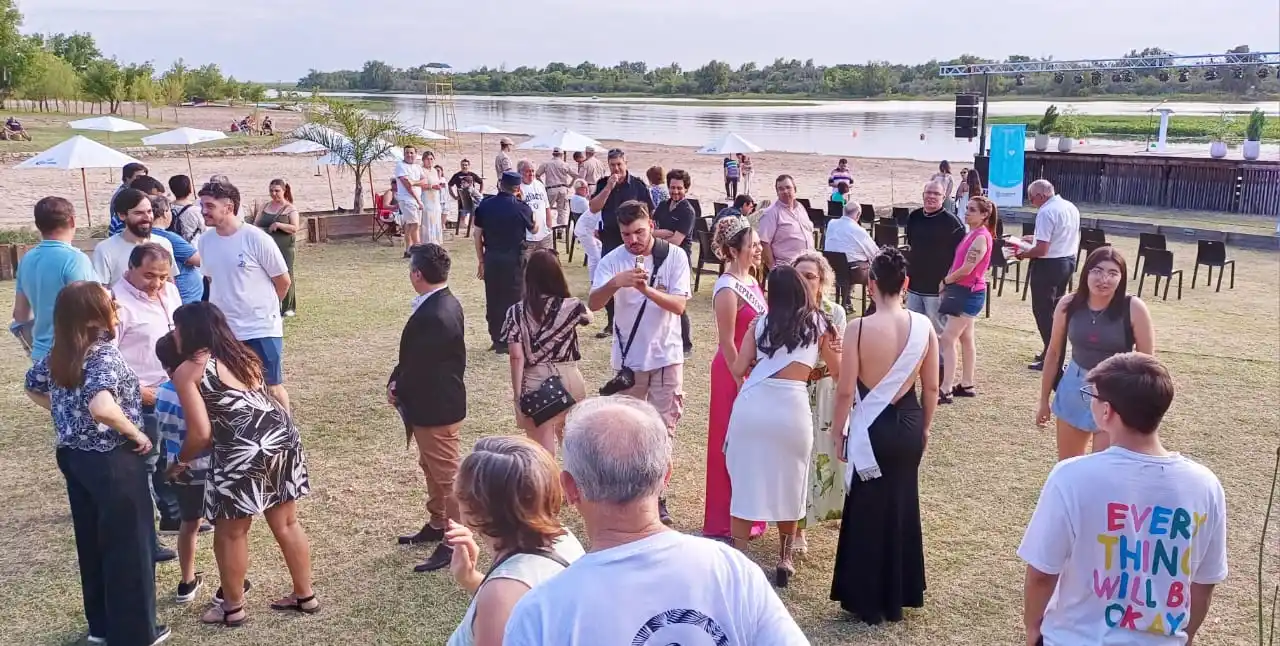 inauguración de la temporada 2024/2025 en la playa de Victoria