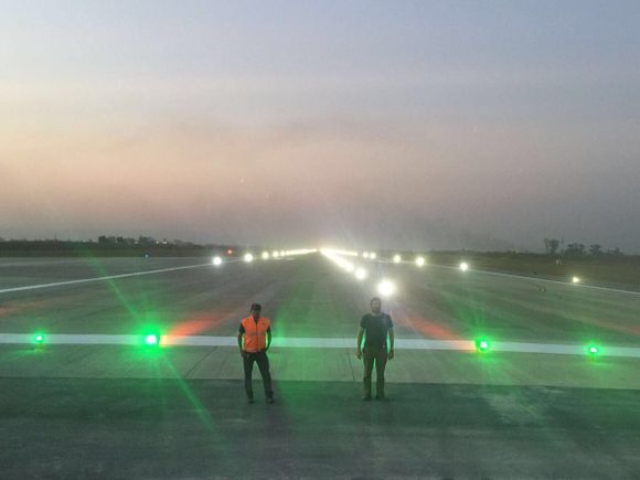 Probaron el balizamiento de la nueva pista del aeropuerto de Tucumán