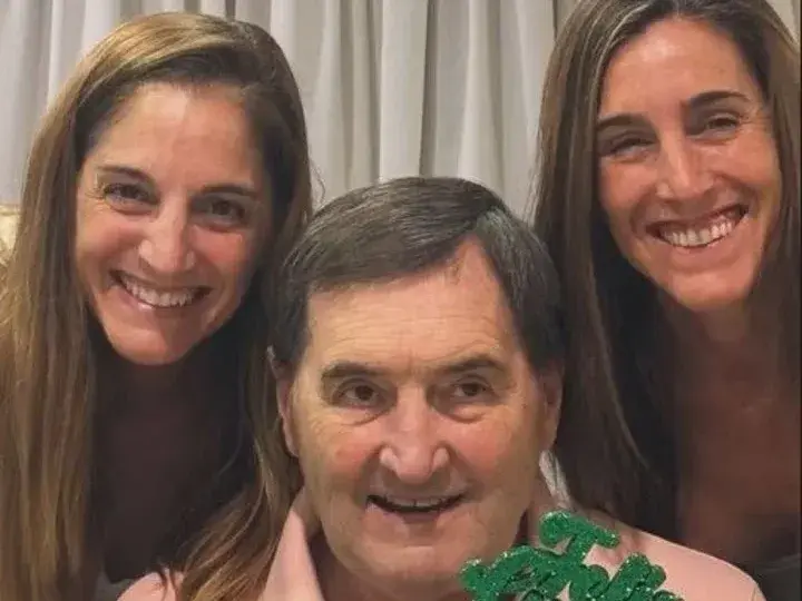 Soledad y Natalia Pastorutti en uno de los festejos de cumpleaños de su papá Omar.