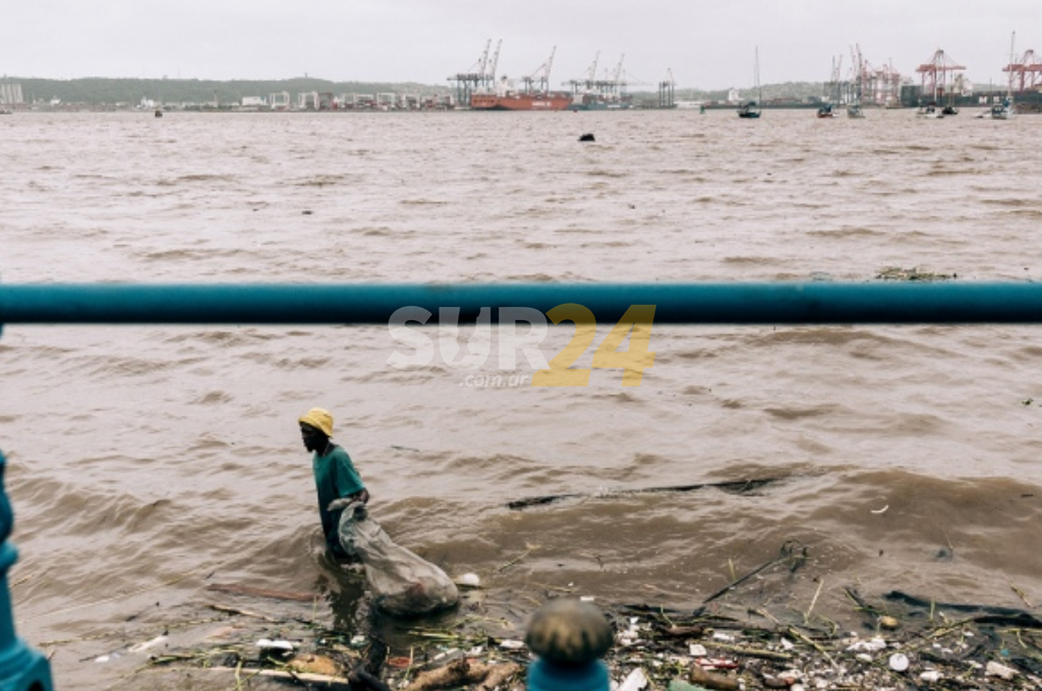 Sudáfrica: diez mil soldados colaboran con tareas de rescate tras las inundaciones