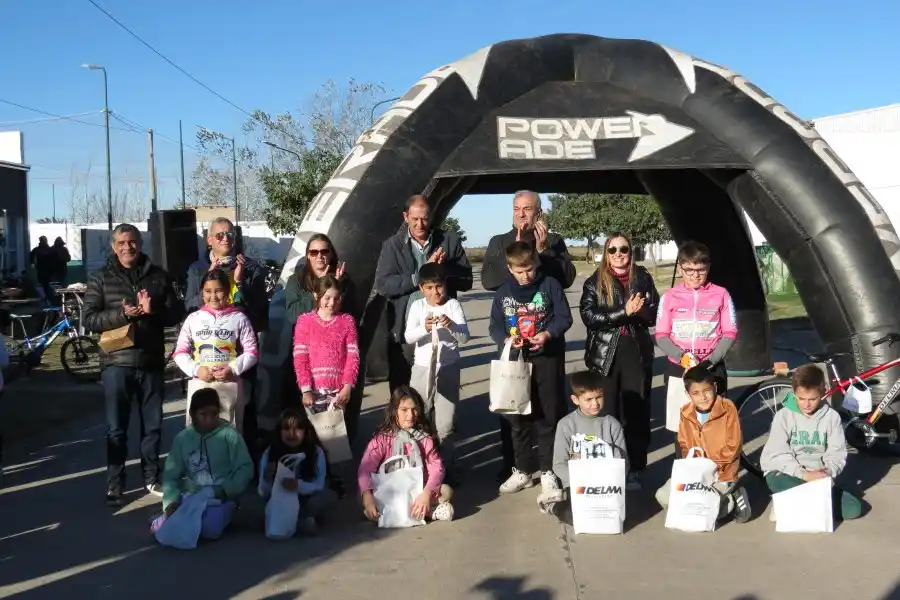 Intensa agenda de Calvo en toda la Región: en Bella Italia particioó de la Primera Jornada de Ciclismo