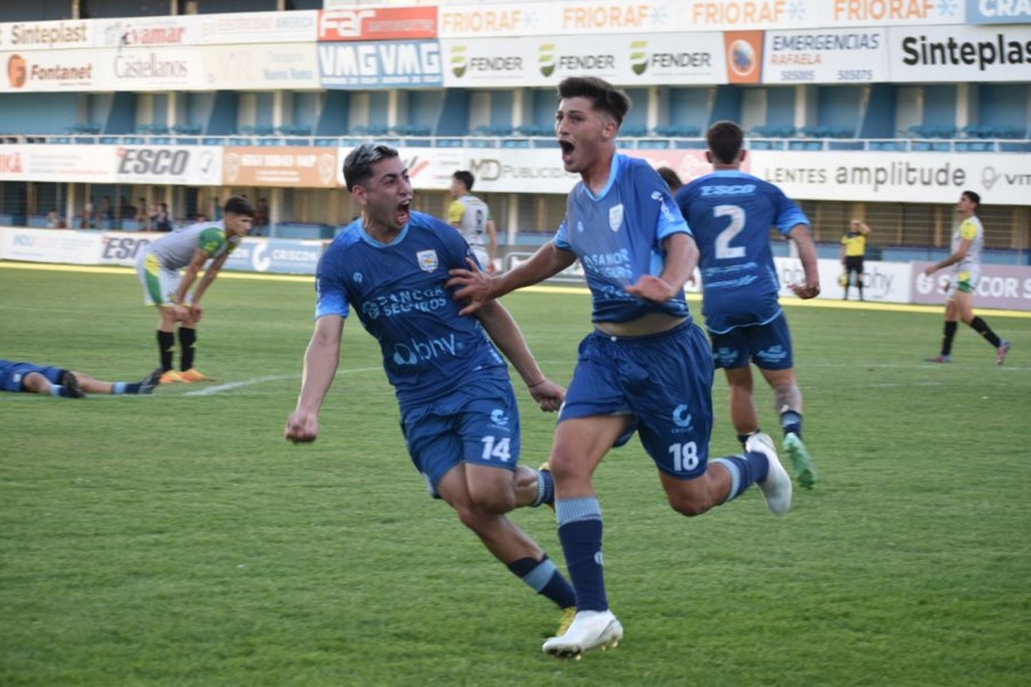 Francesco Toldo festejando el agónico gol del triunfo. Créditos: Prensa AR