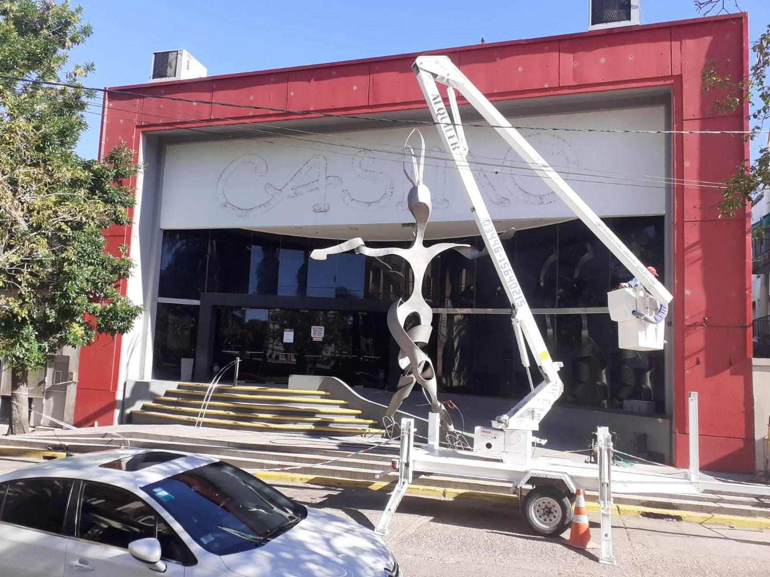 El Casino renueva su fachada de cara a la temporada 2022