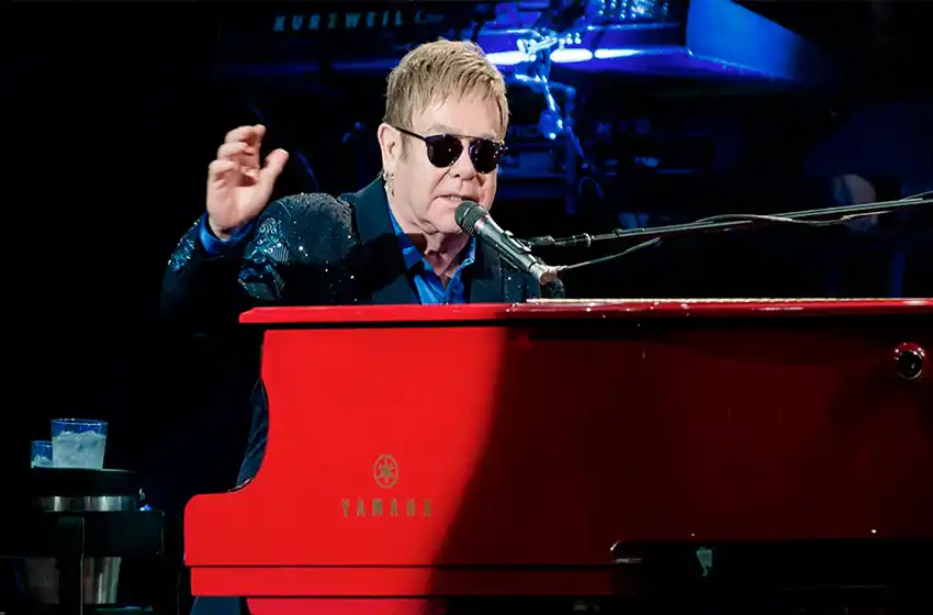 Subastaron un piano de Elton John, la guitarra de Prince y una caricatura de Kurt Cobain