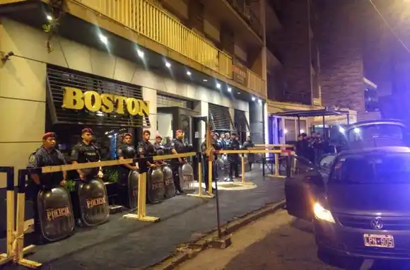 Desalojo de la Boston: "Es algo ilegal, molesta e indigna esta forma"