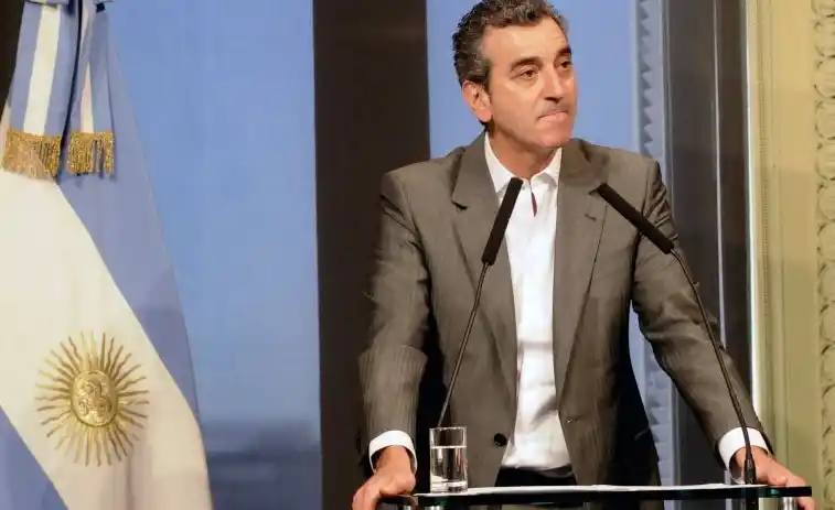 En medio de rumores, Randazzo suspendió un acto y se dirige a Olivos