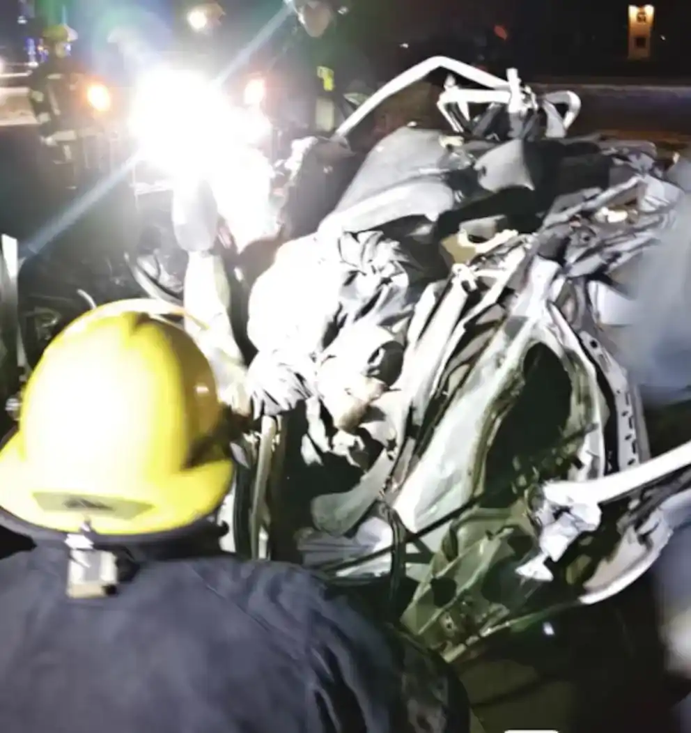 El accidente de la camioneta Amarok resultó herido y quedó detenido