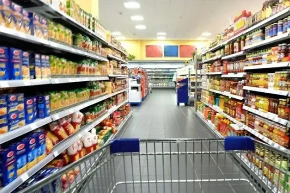 El consumo de productos básicos ya acumula 15 meses de caída consecutiva