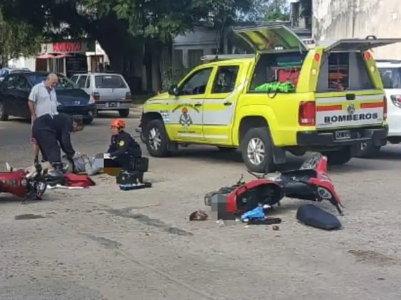 Unos de los siniestros, un derrape de moto, fue en Santa Fe y Dimmer. Crédito: Bomberos de Venado Tuerto.