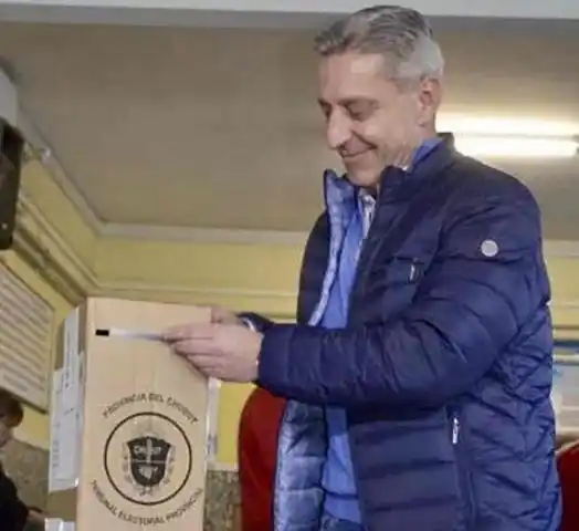 Chubut: Mariano Arcioni presentó un proyecto para aumentarse un 100% el sueldo